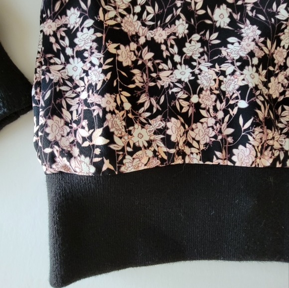 XL Velvet Black & Floral Jacket EUC So comfy! - Picture 8 of 14